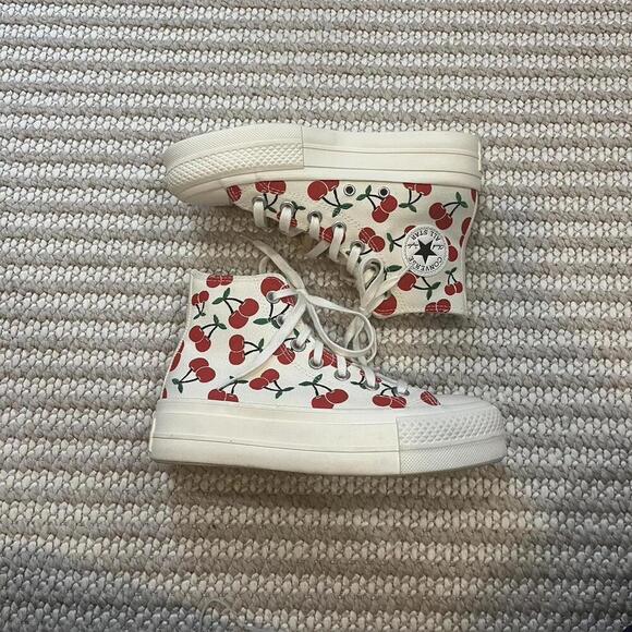 Converse Shoes - Chuck Taylor All Star Lift Platforn Cherries Converse